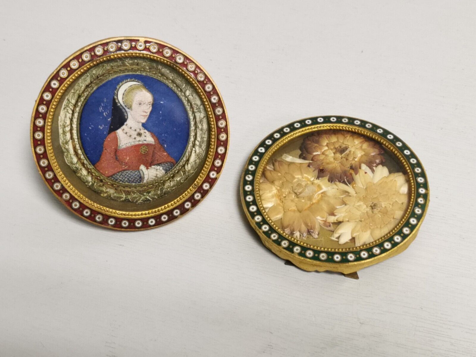 Pair of old Frames Photos / miniature portraits. Cloisonné enamels