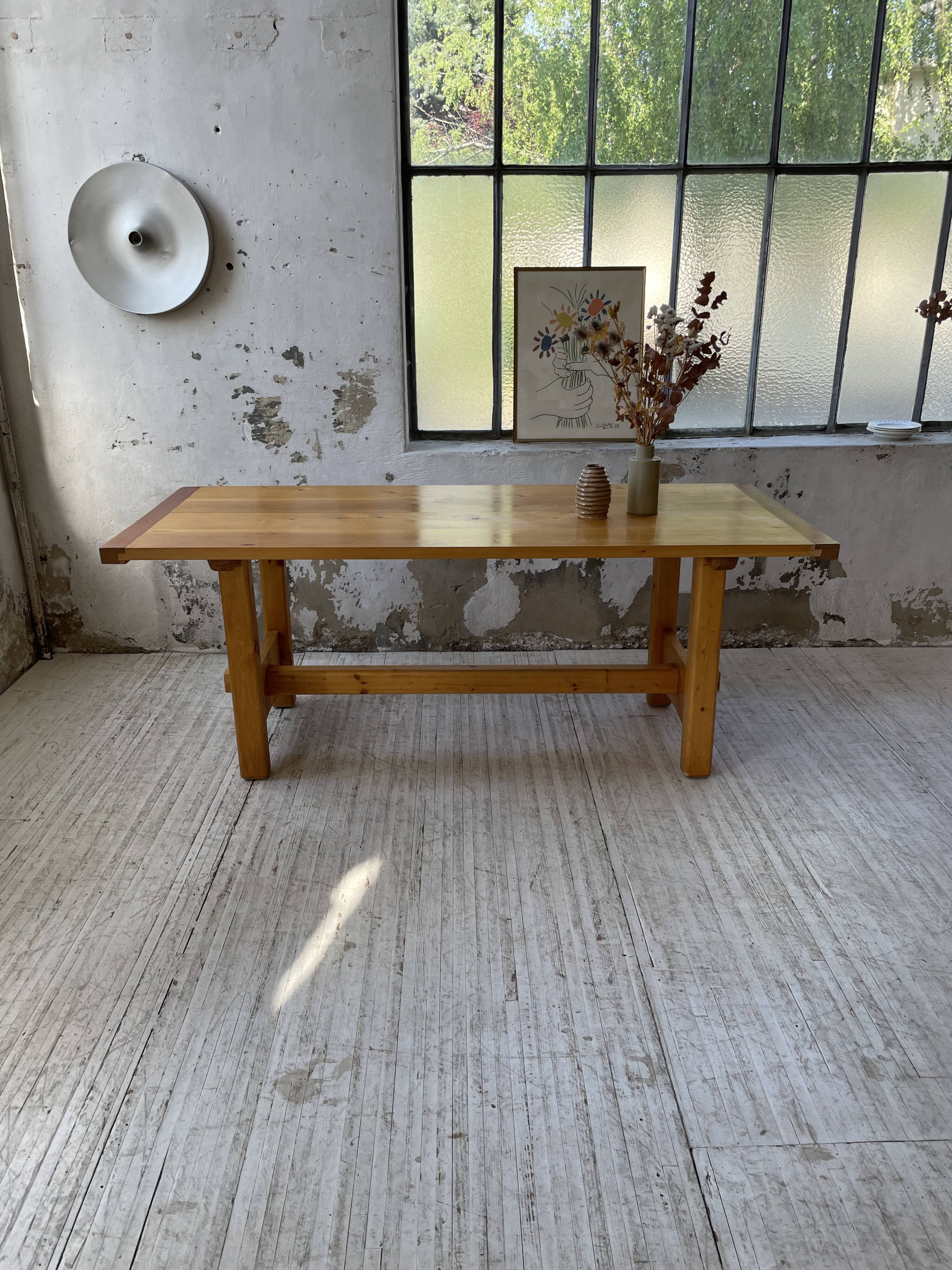 Mountain furniture table in pine 2m
