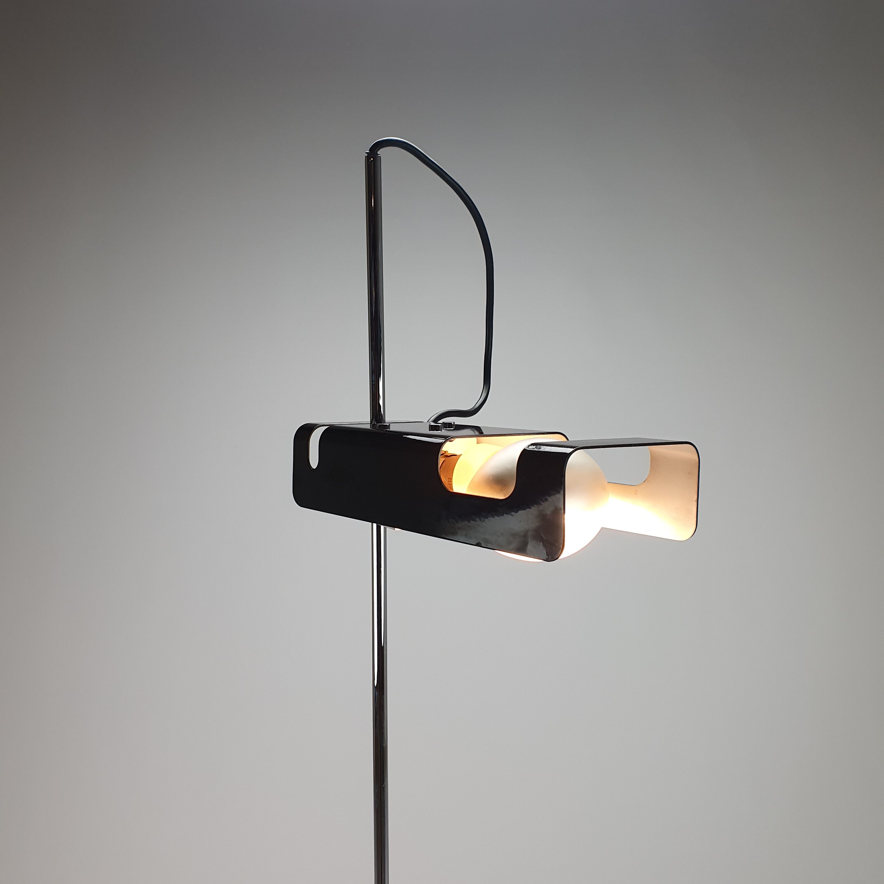 Joe Colombo Spider Floorlamp for Oluce,1980s