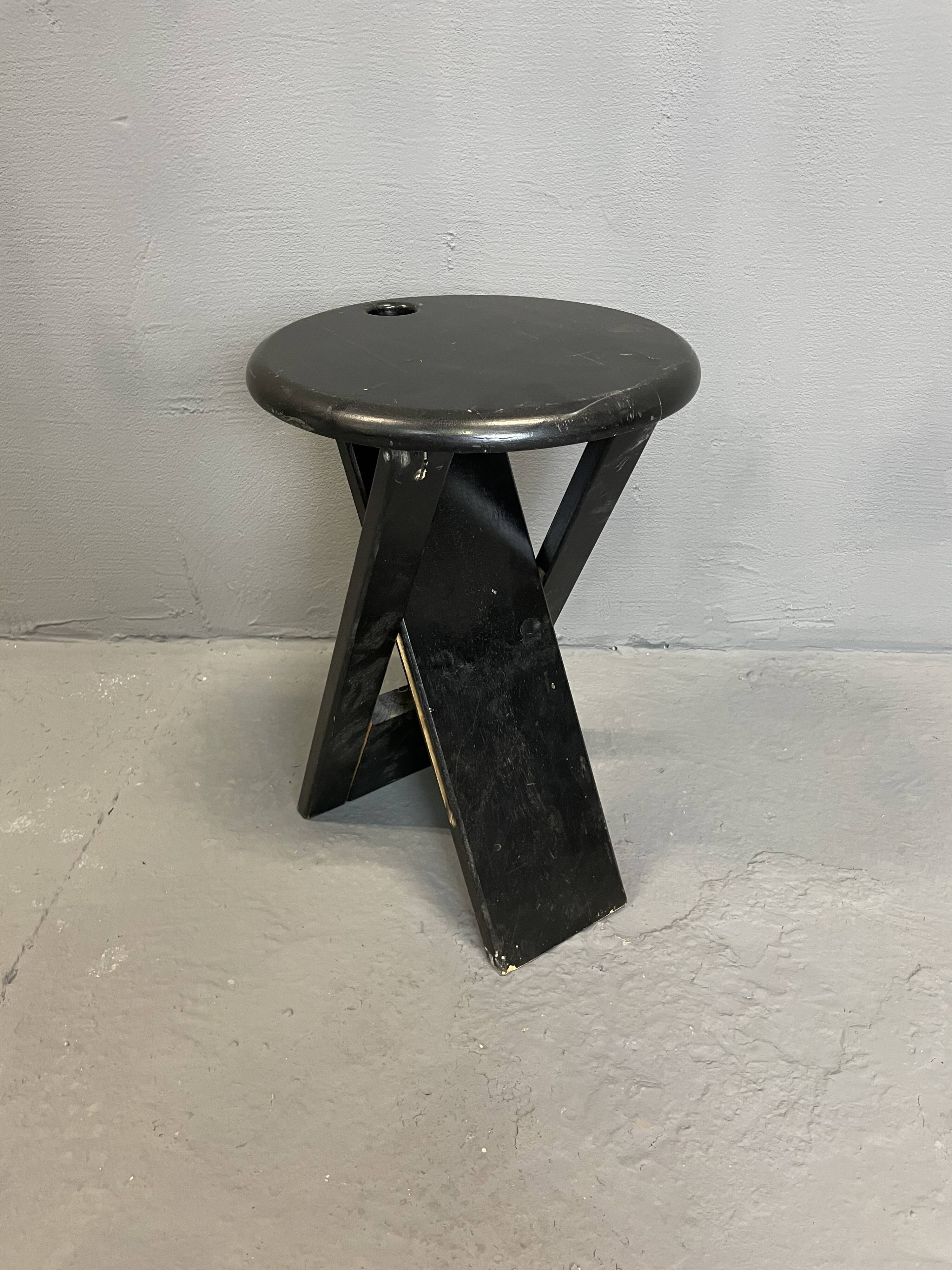 Tabouret pliant Suzy Adrian Reed noir