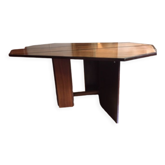 Design dining table convertible into a console