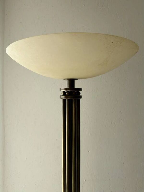Lampe de sol en laiton avec éclairage en verre France années 1980