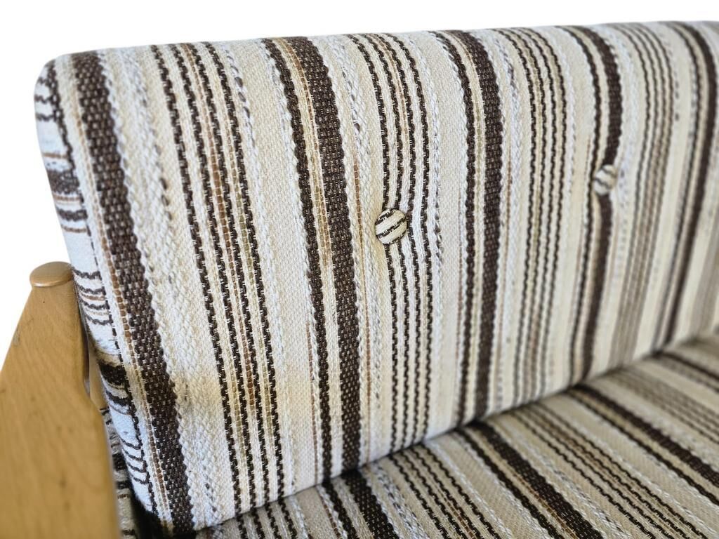 Vintage wooden daybed / canapé / day bed