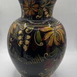Black vase M/V floral patterns