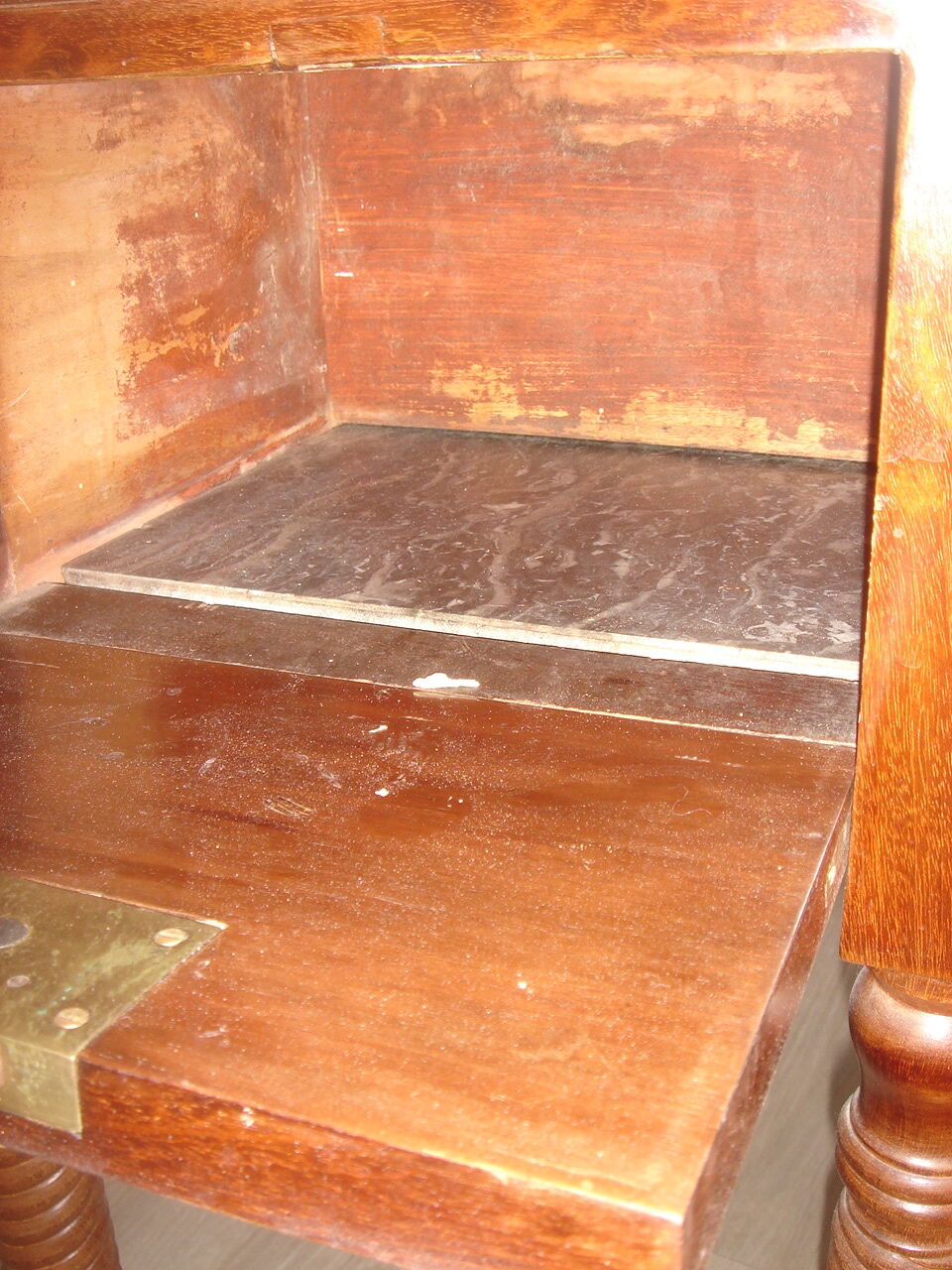 Table à volets en placage de noyer