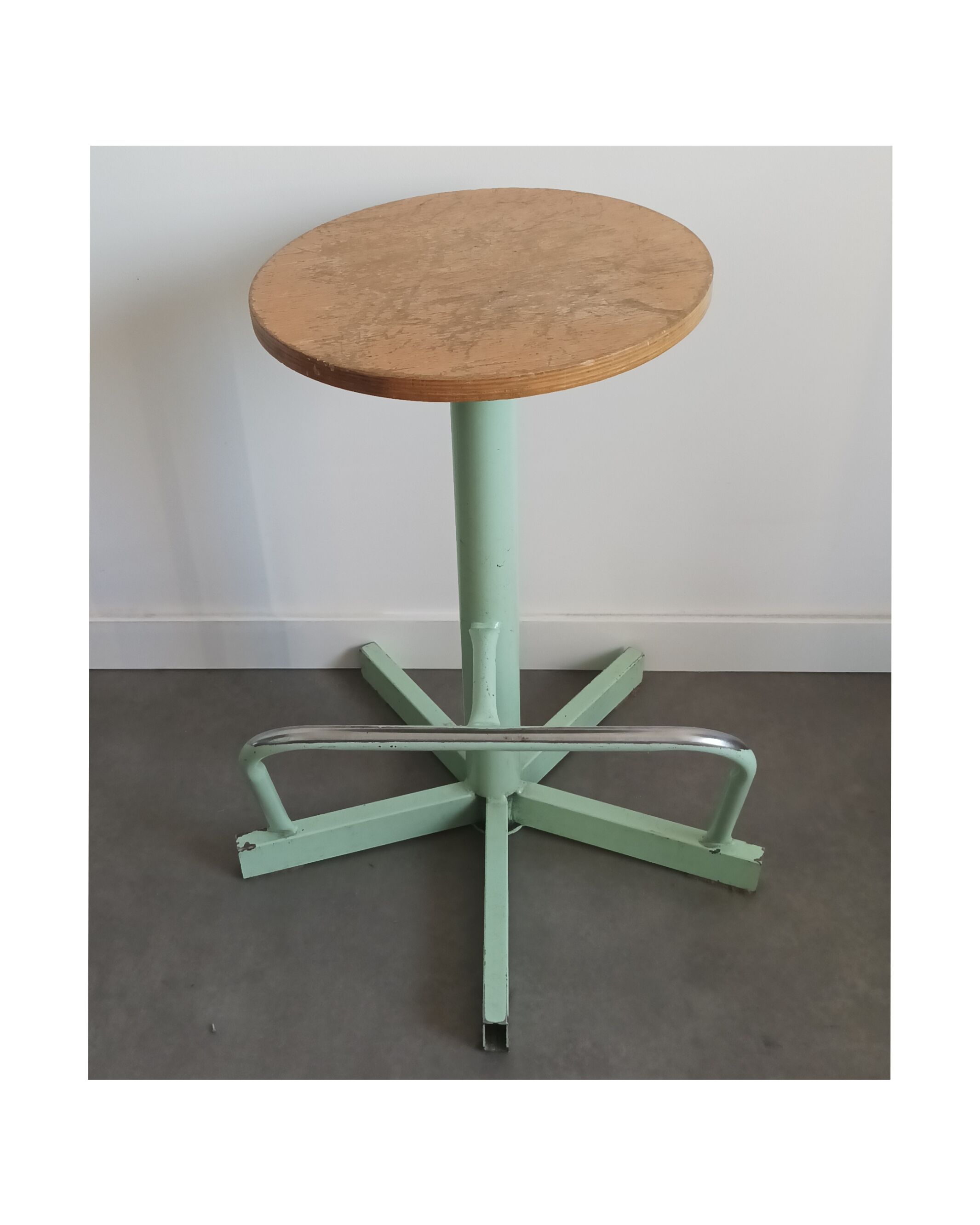 Workshop stool