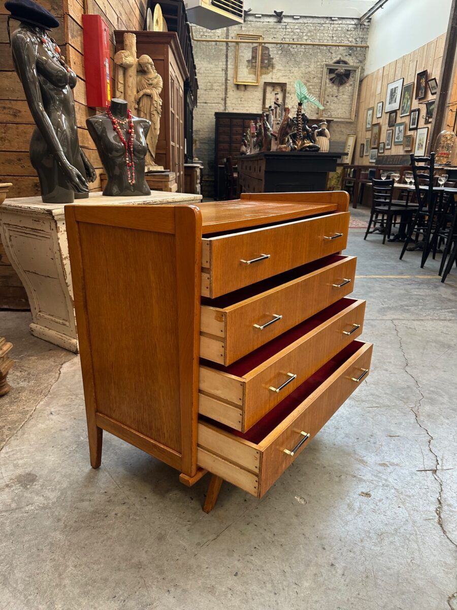 Vintage chest of drawers