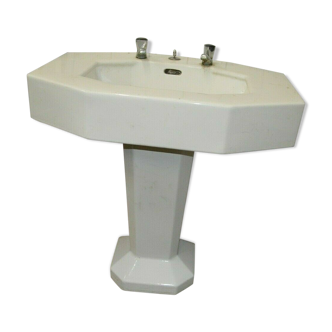 art deco-style sink in earthenware