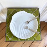 Porcelain scallop dish