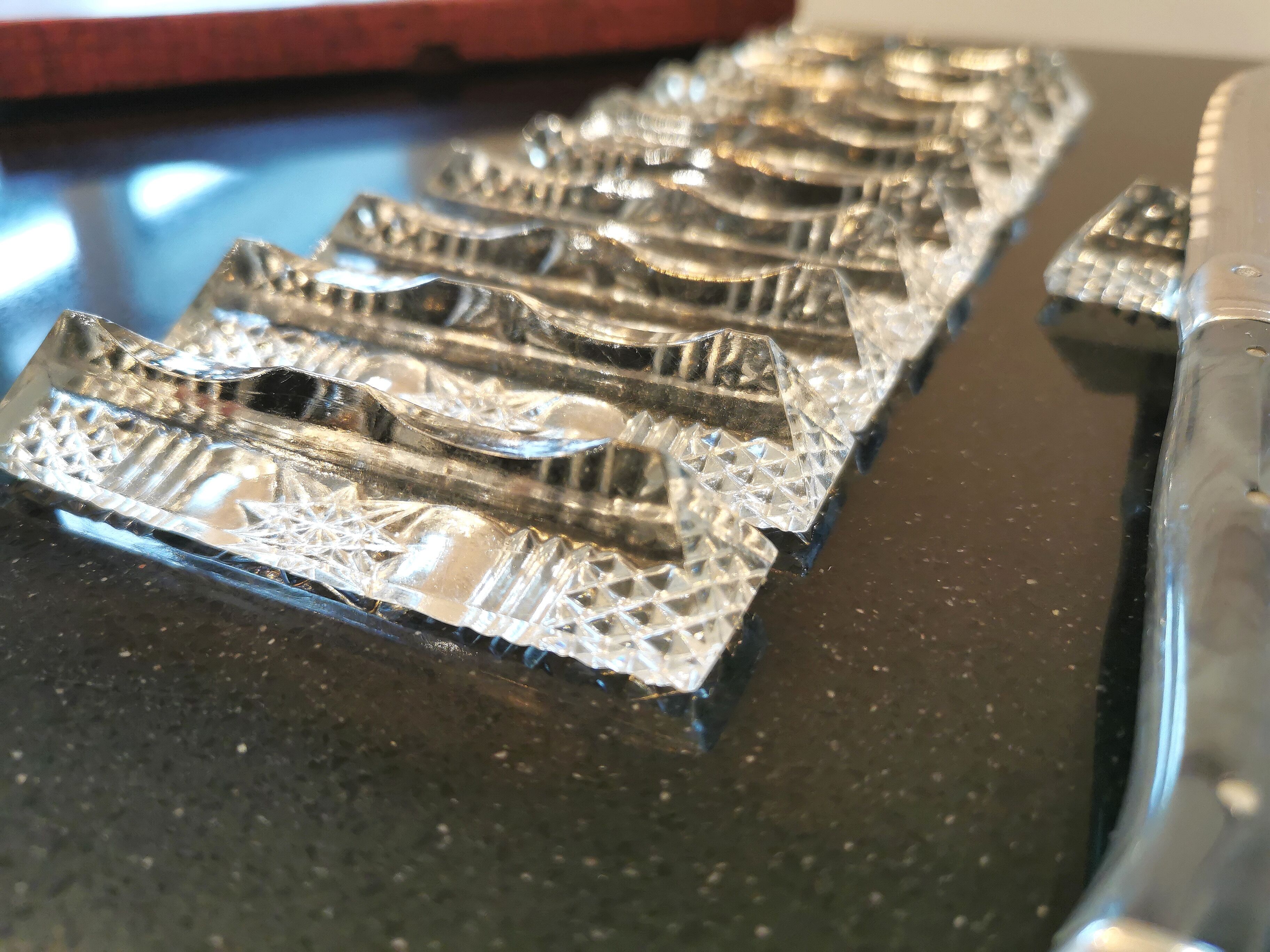 11 glass knife holders