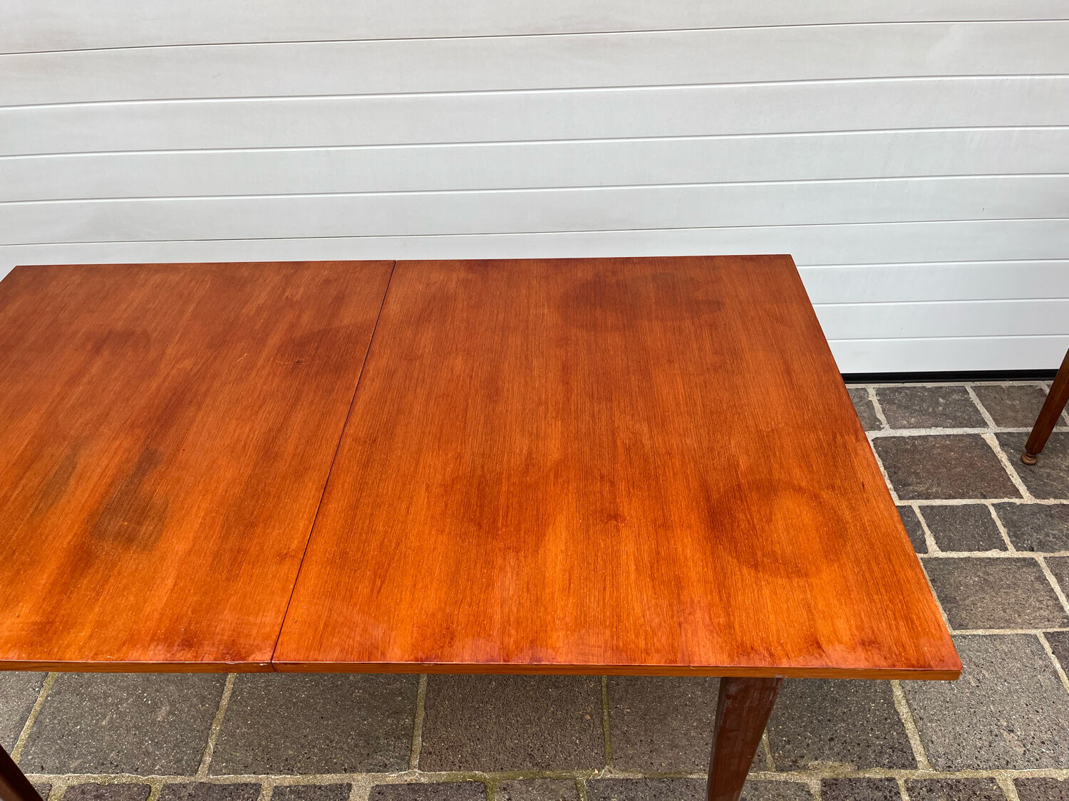 Scandinavian style extendable table
