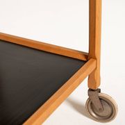 Chariot de service scandinave avec plateau amovible
