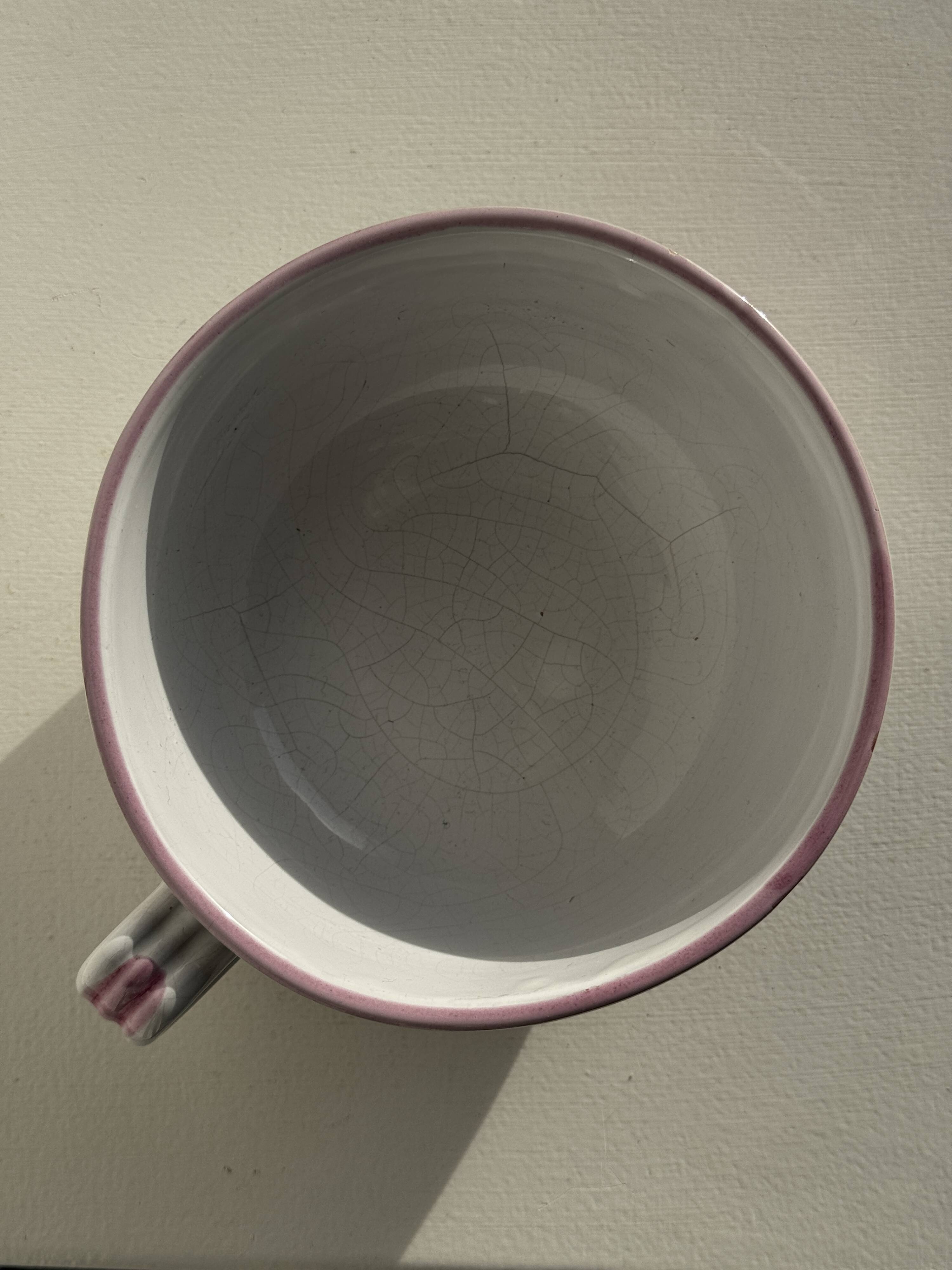 Large earthenware cup with pink trim and pink flower pattern H7 D15