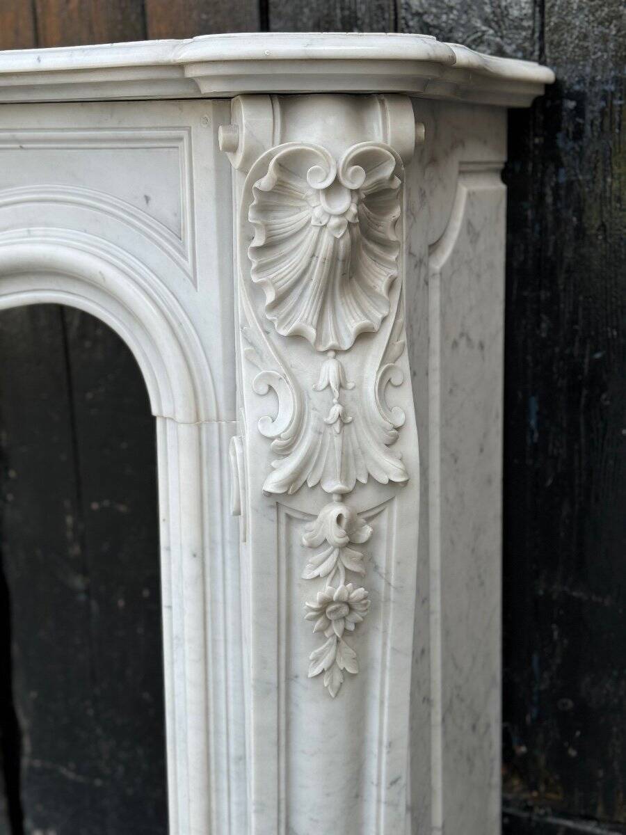 Louis XV style fireplace in Carrara marble circa 1880