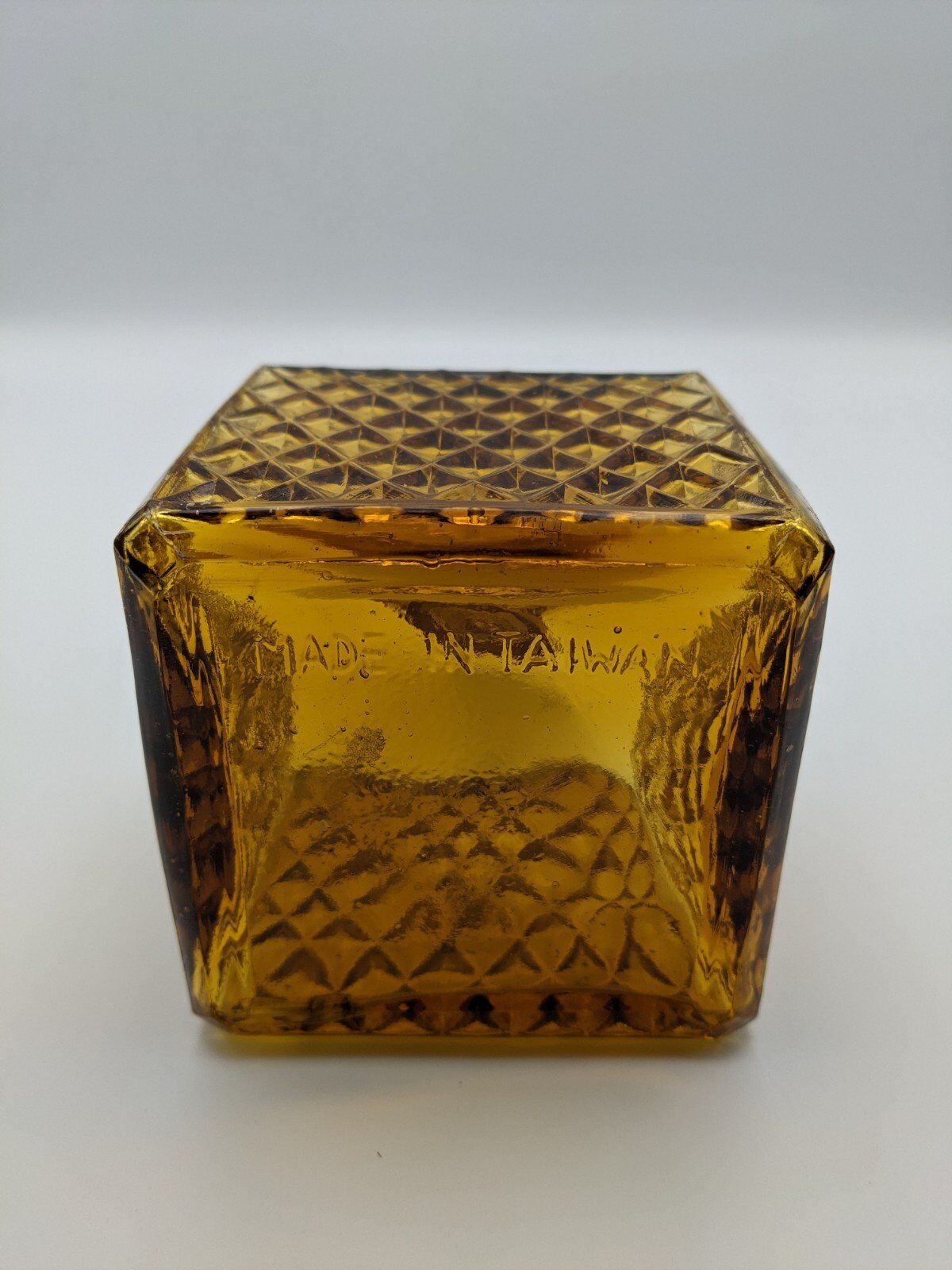 small square carafe, smoked brown