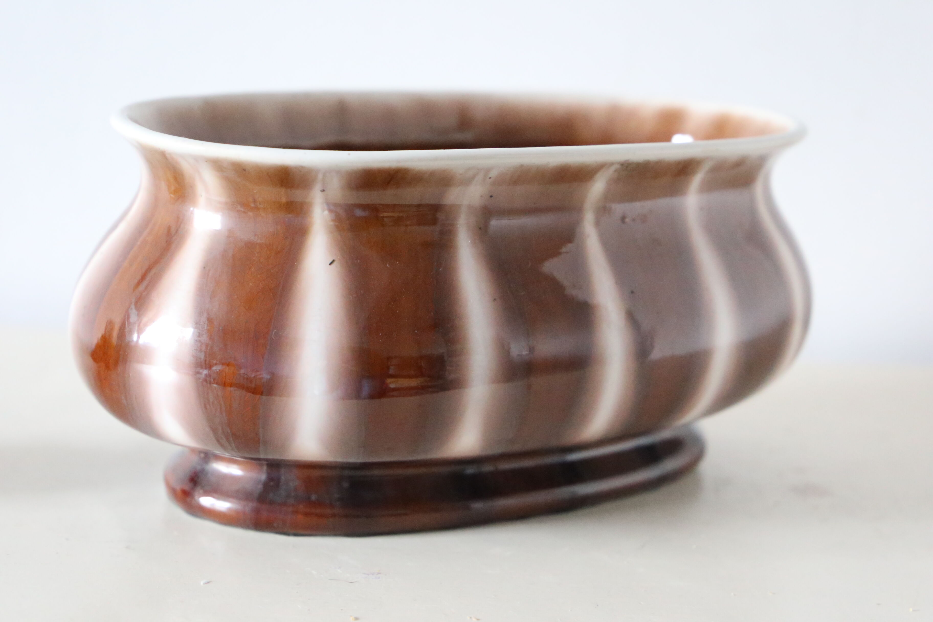 Cache pot en céramique ancienne faïencerie Belge made in Belgium, vintage Belge