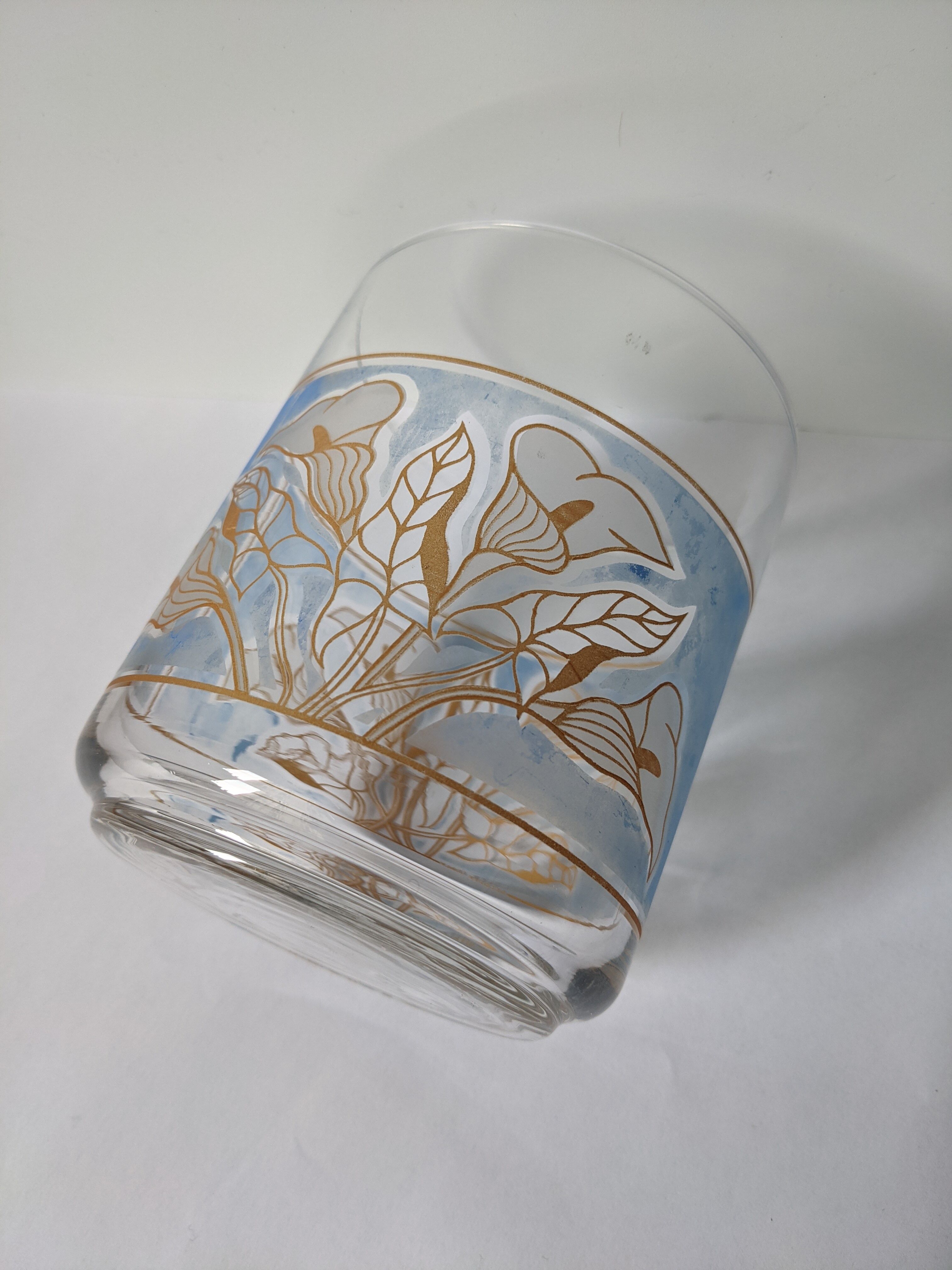 Wide vase decoration of white blue and gold lilies from decover italy - h: 12cm