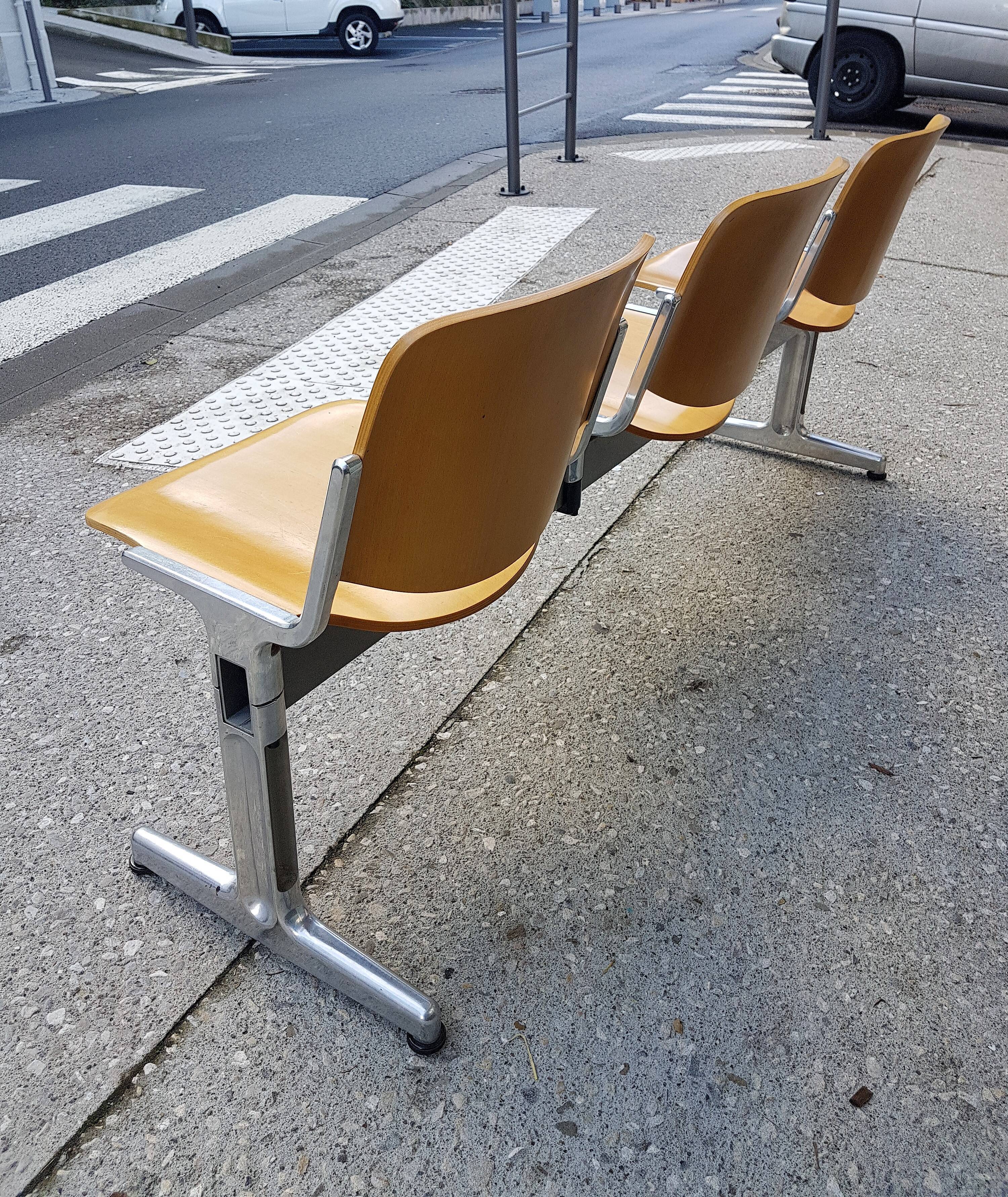 Bench seat by Giancarlo Piretti Castelli 70 edition