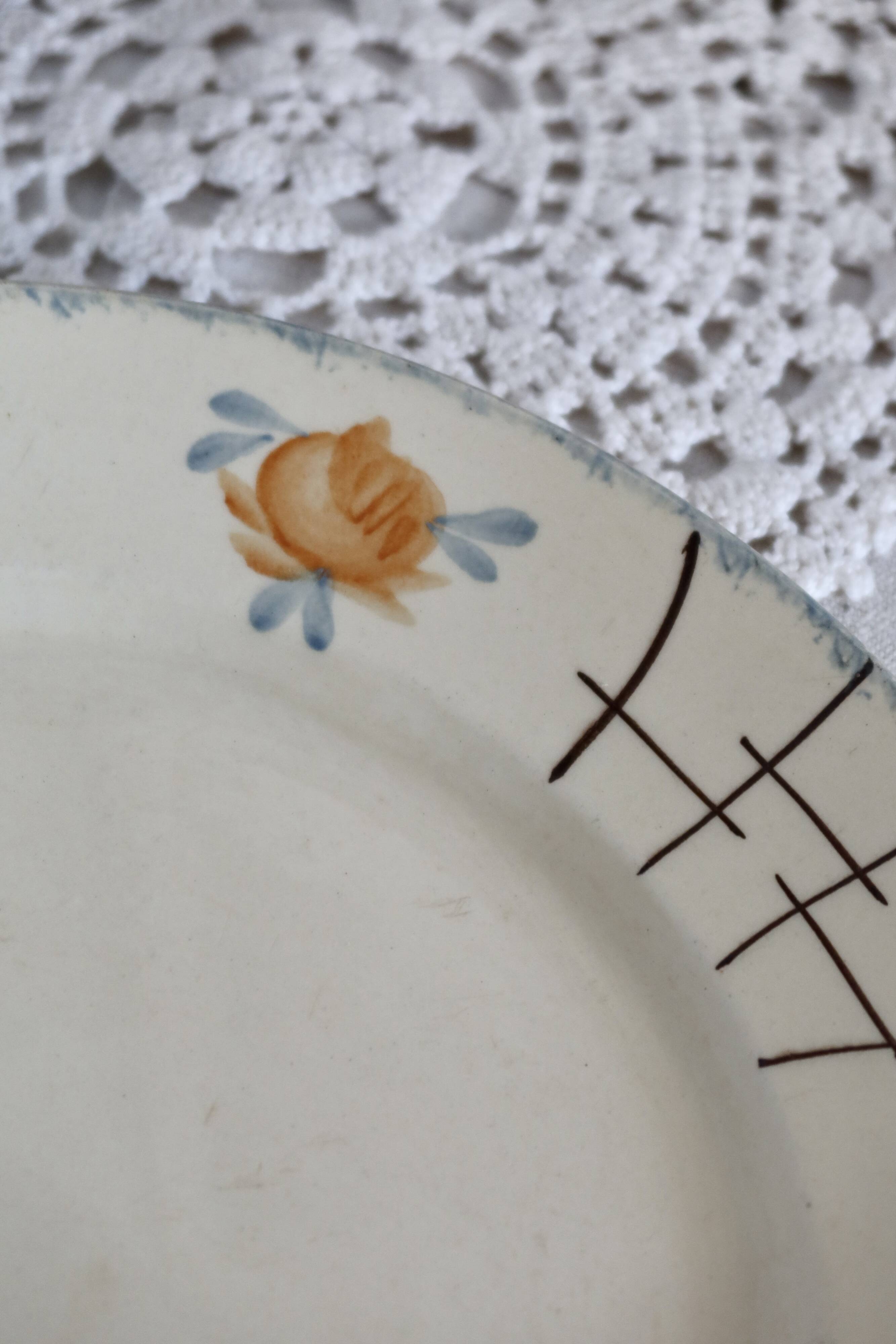 Vintage Round Earthenware Serving Dish - Delicate Floral Decor
