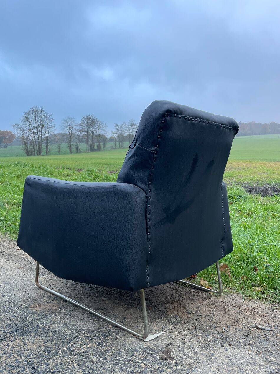 Chairs by Louis Paolozzi, model Prelude, published by Zol, around 1957.