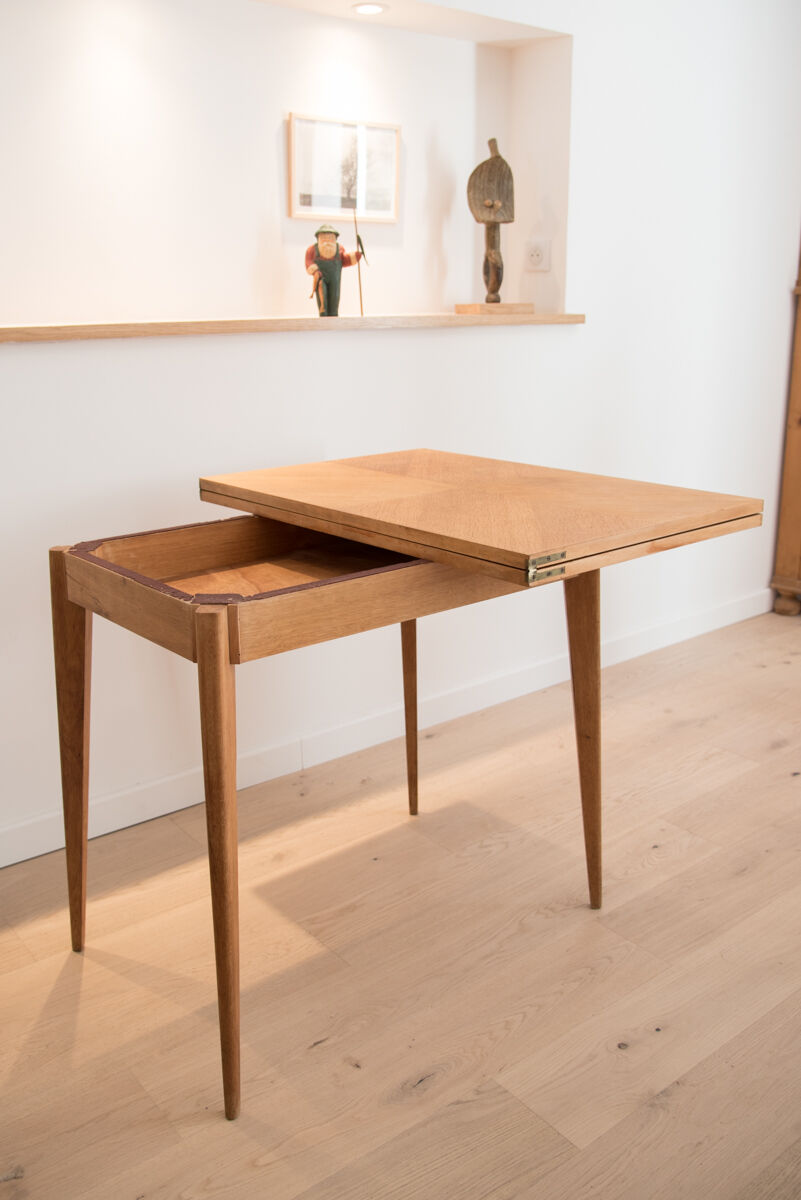 Table portefeuille pieds compas