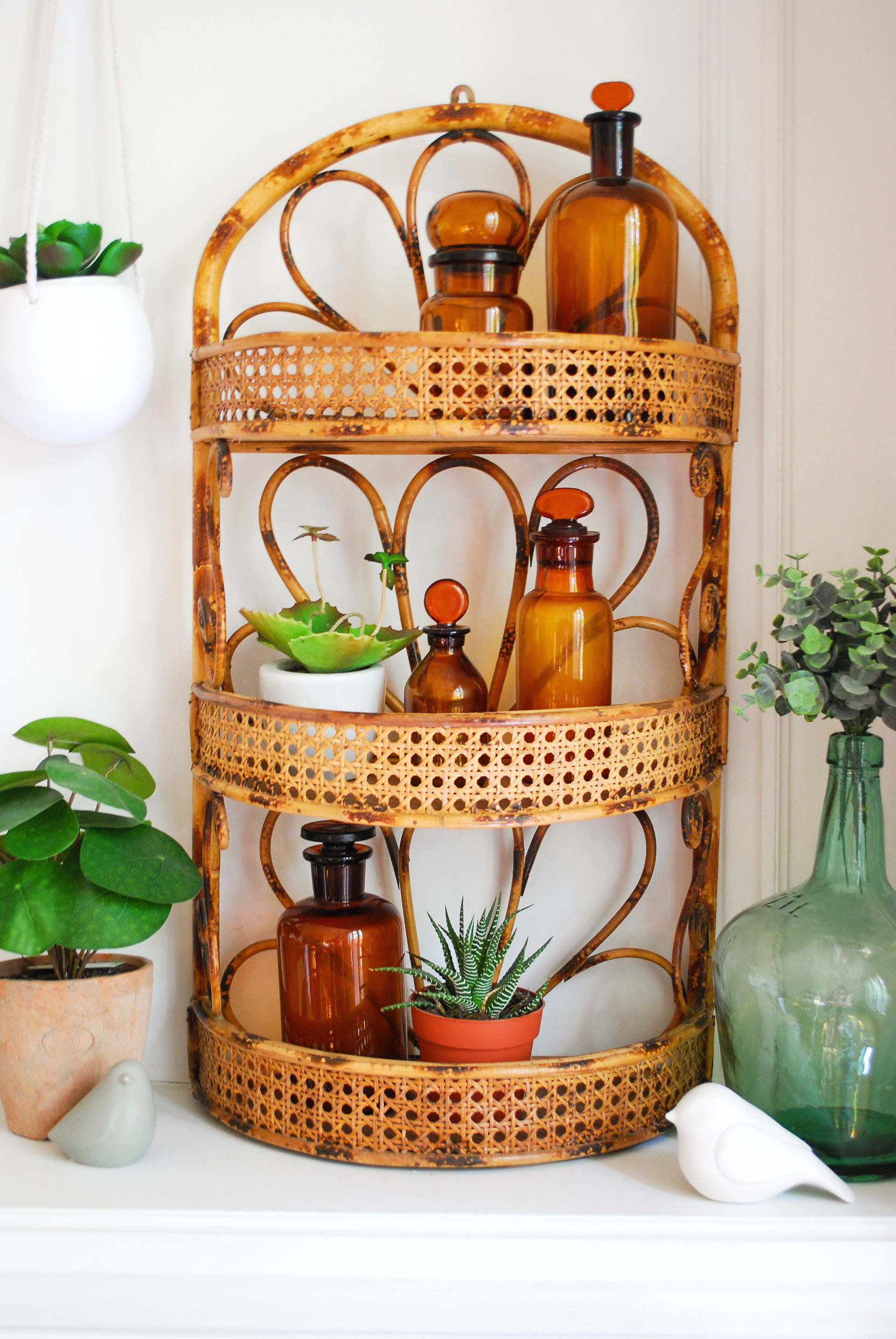 Shelf rattan and caning