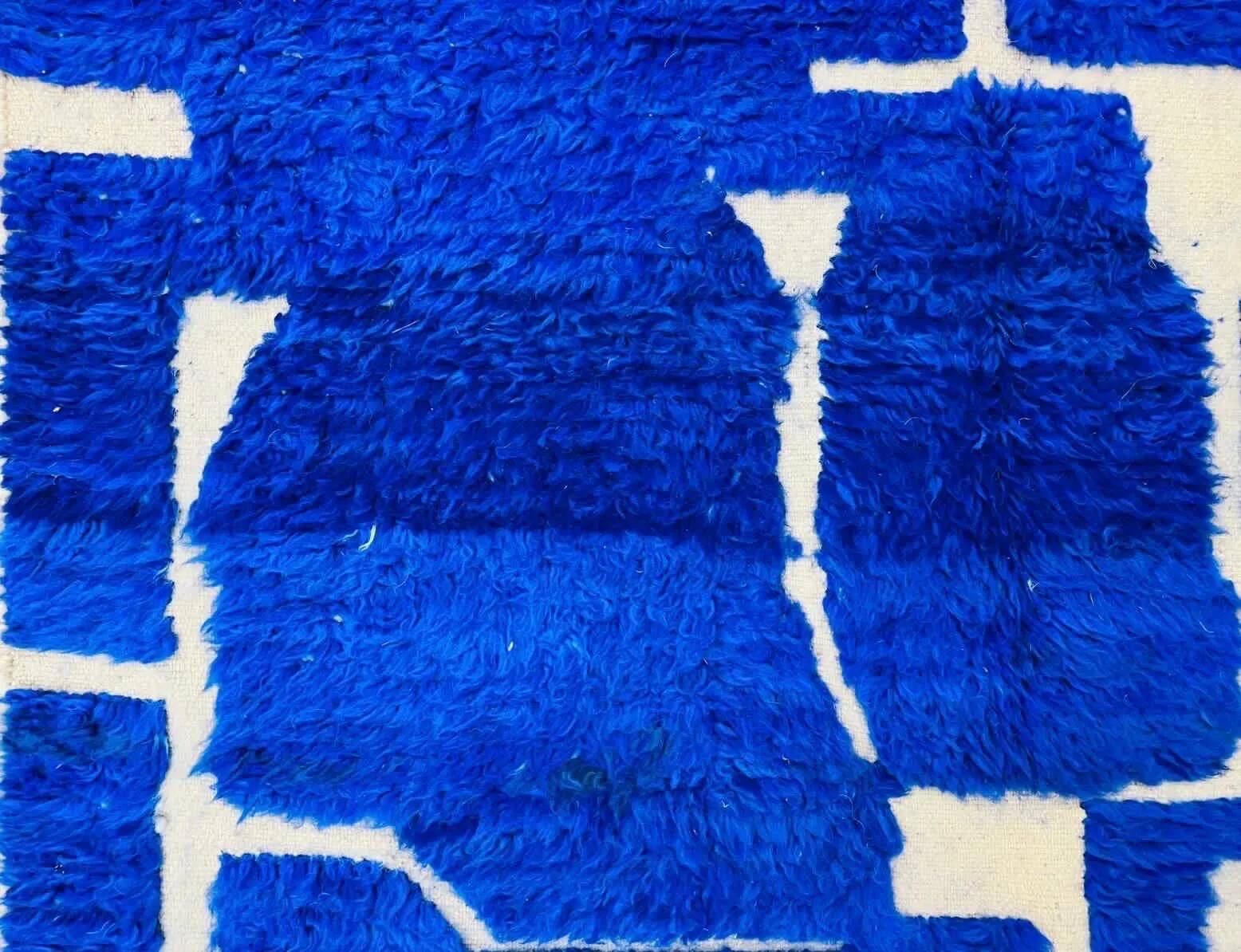 Berber rug in pure wool, handmade, 250x150 cm, made in Morocco.