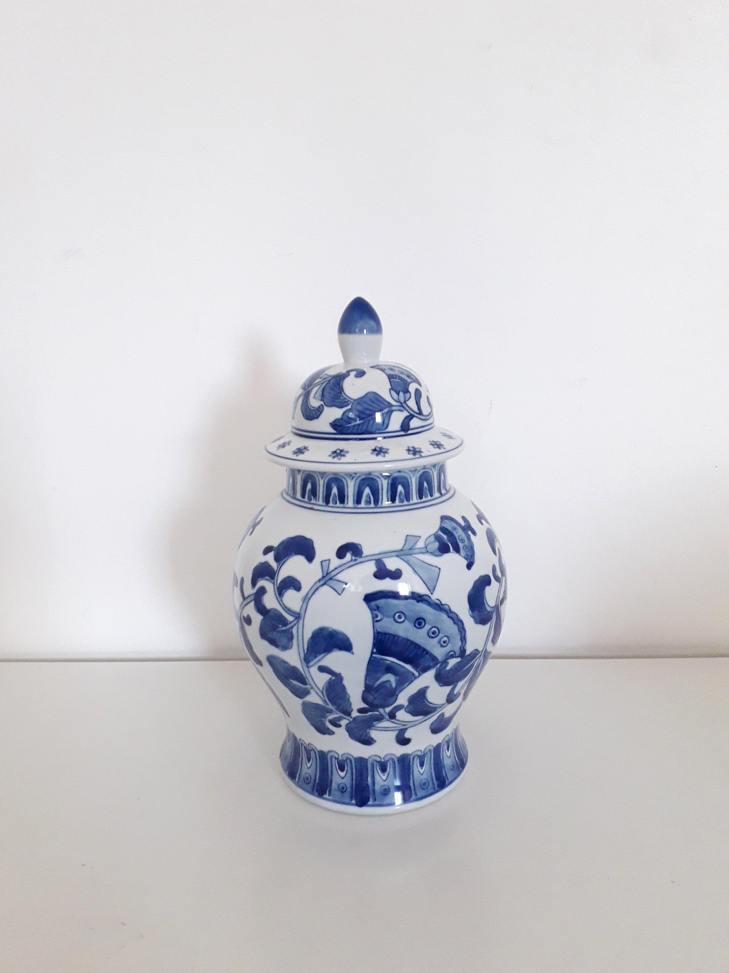Old lid pot - asian porcelain - herbalism-1970-80