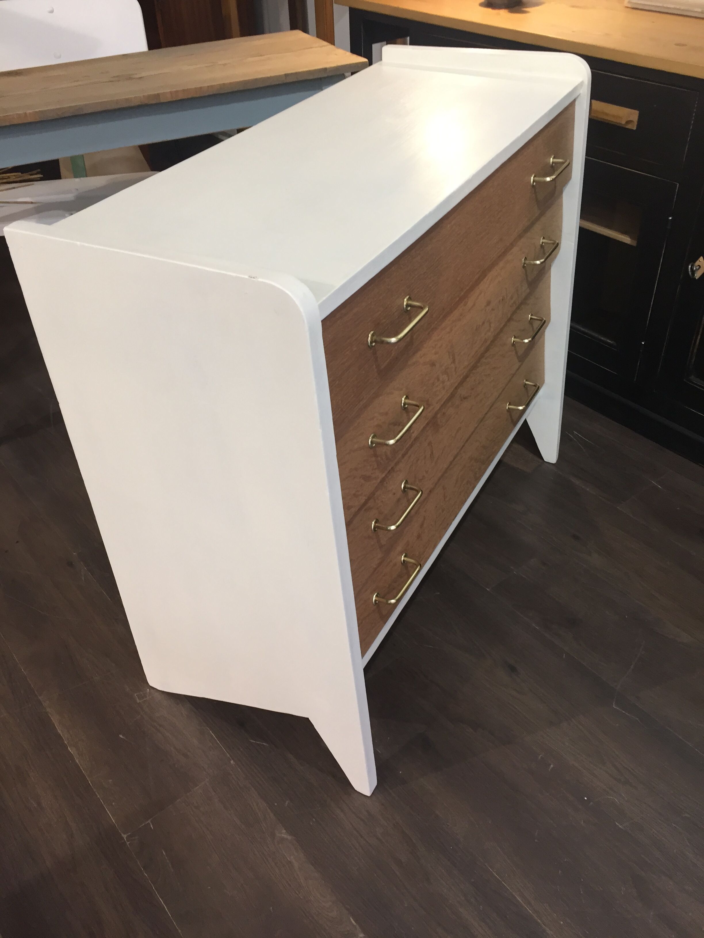 Chest of drawers 60