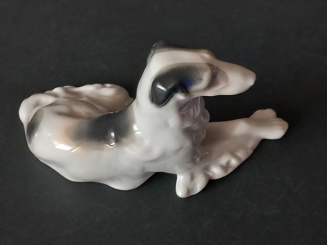 Figurine chien en porcelaine Metzler&Ortloff