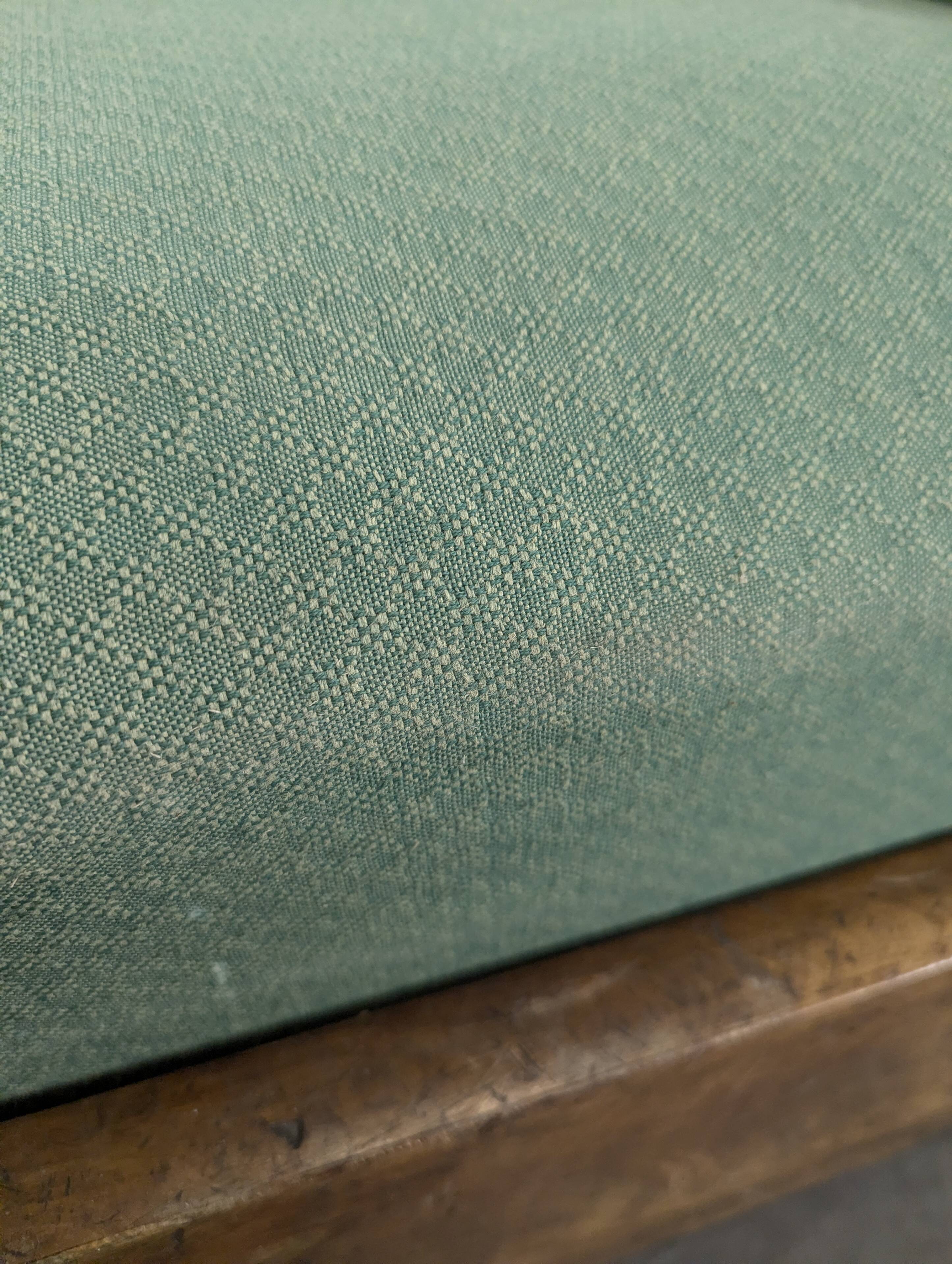 Restoration period banquette in flame mahogany