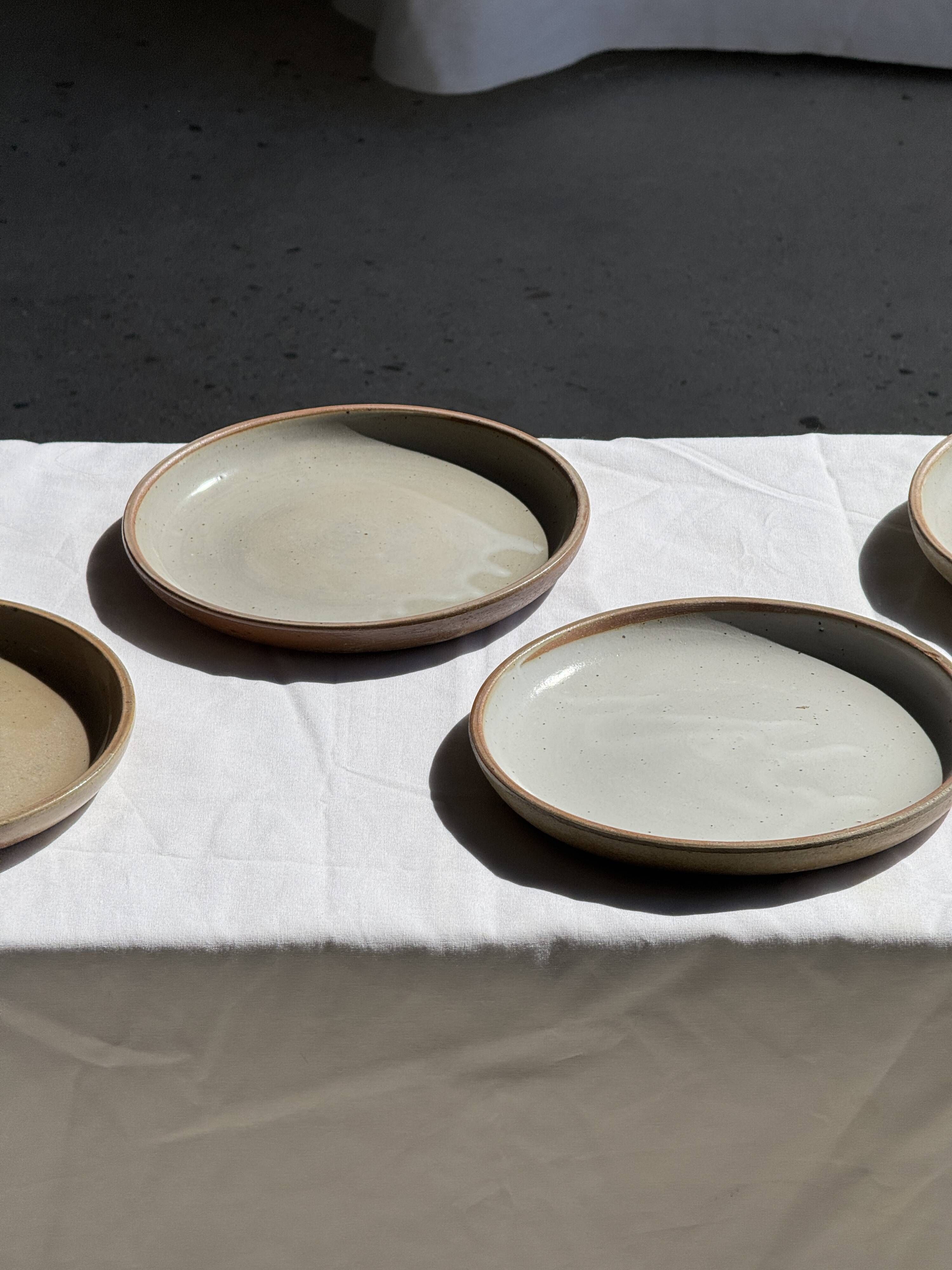 Set of 6 handmade stoneware plates in glazed beige and brown D20 H3