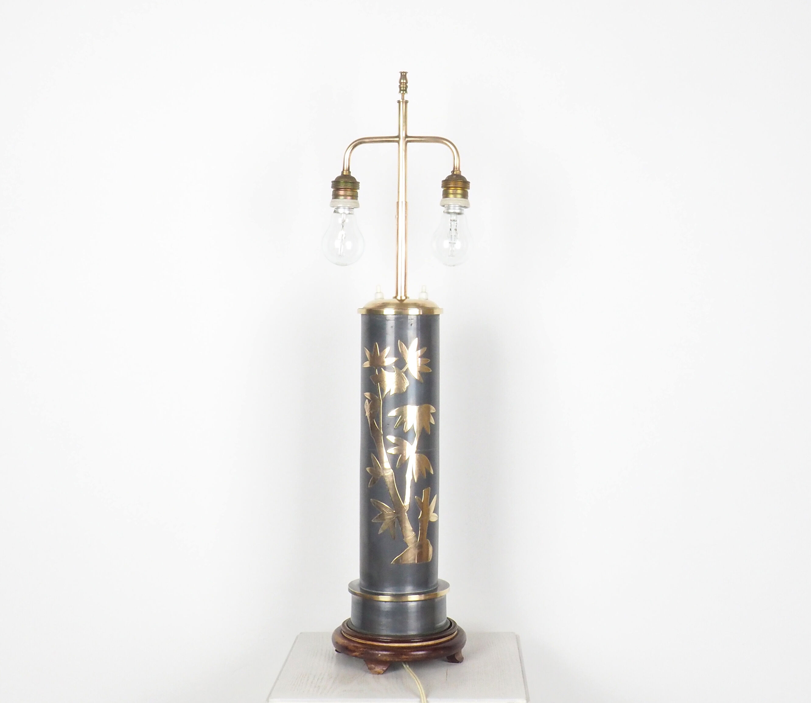 Set of 2 Chinese vintage table lamps with bamboo decor