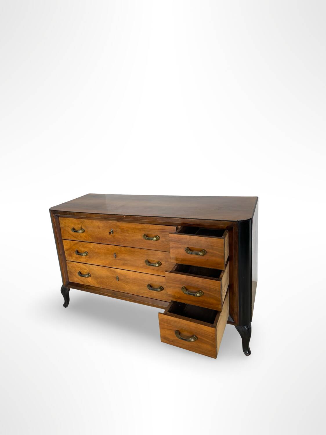 Elegant Italian chest of drawers, 1940s.