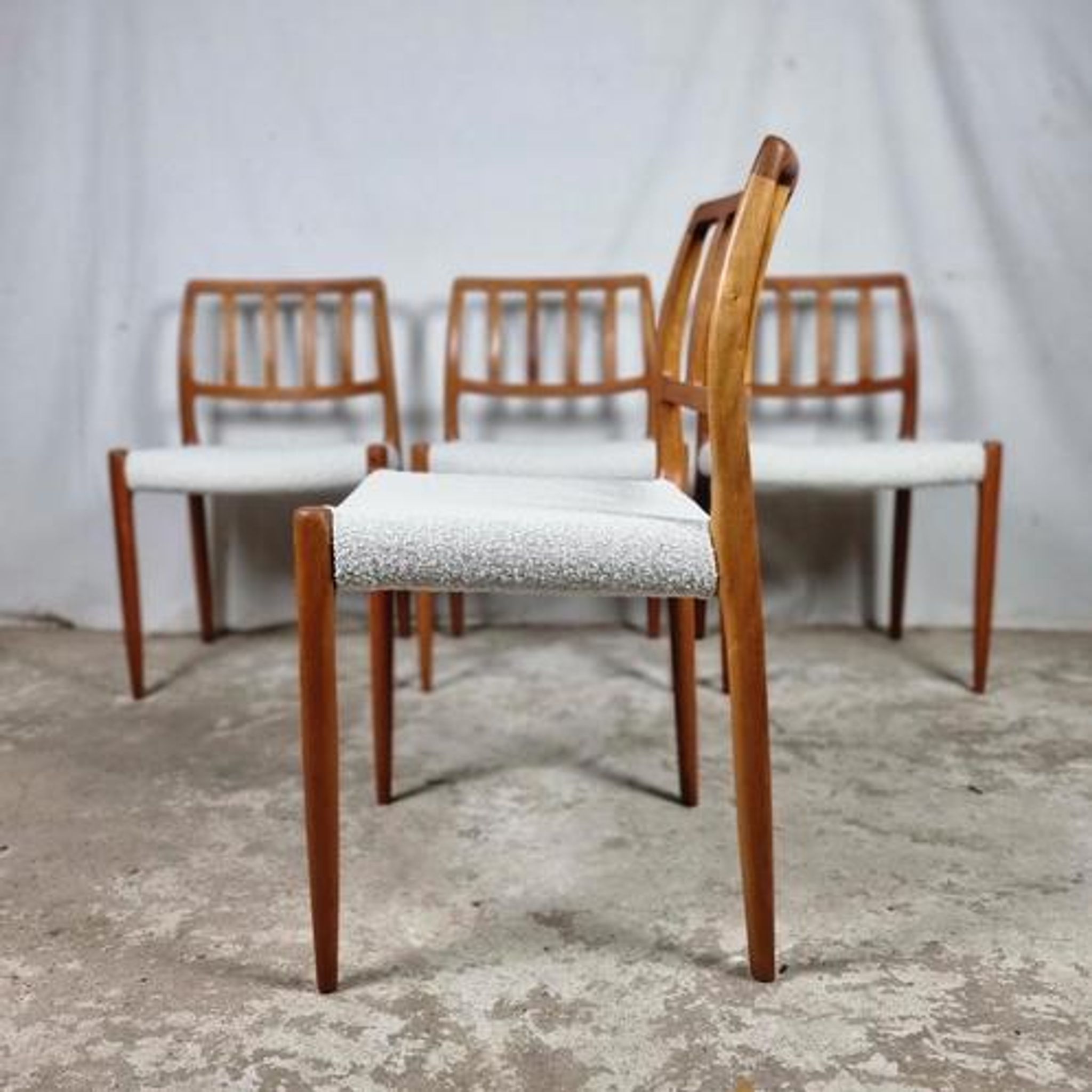 Lot de 4 chaises vintage Niels Otto Møller modèle n°83 1970