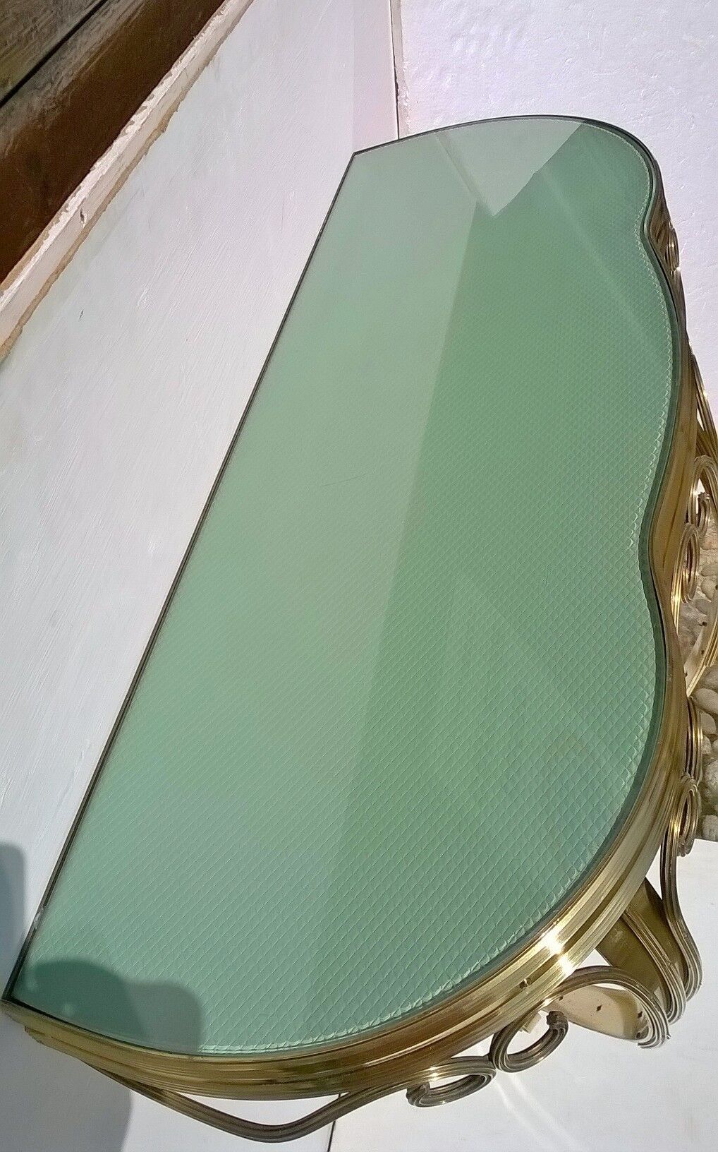 Console italienne en laiton avec haut en verre années 1940