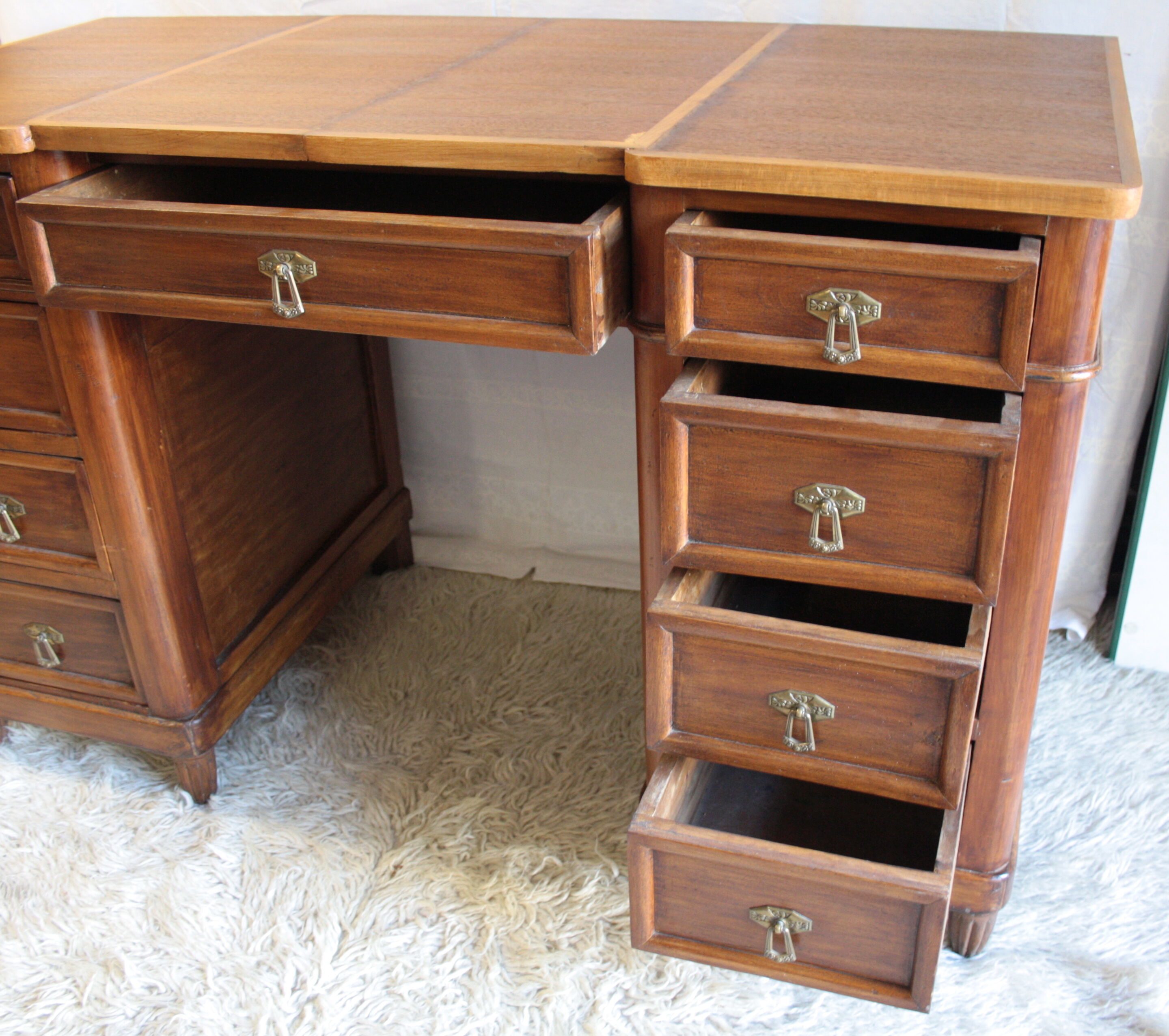 Art deco desk
