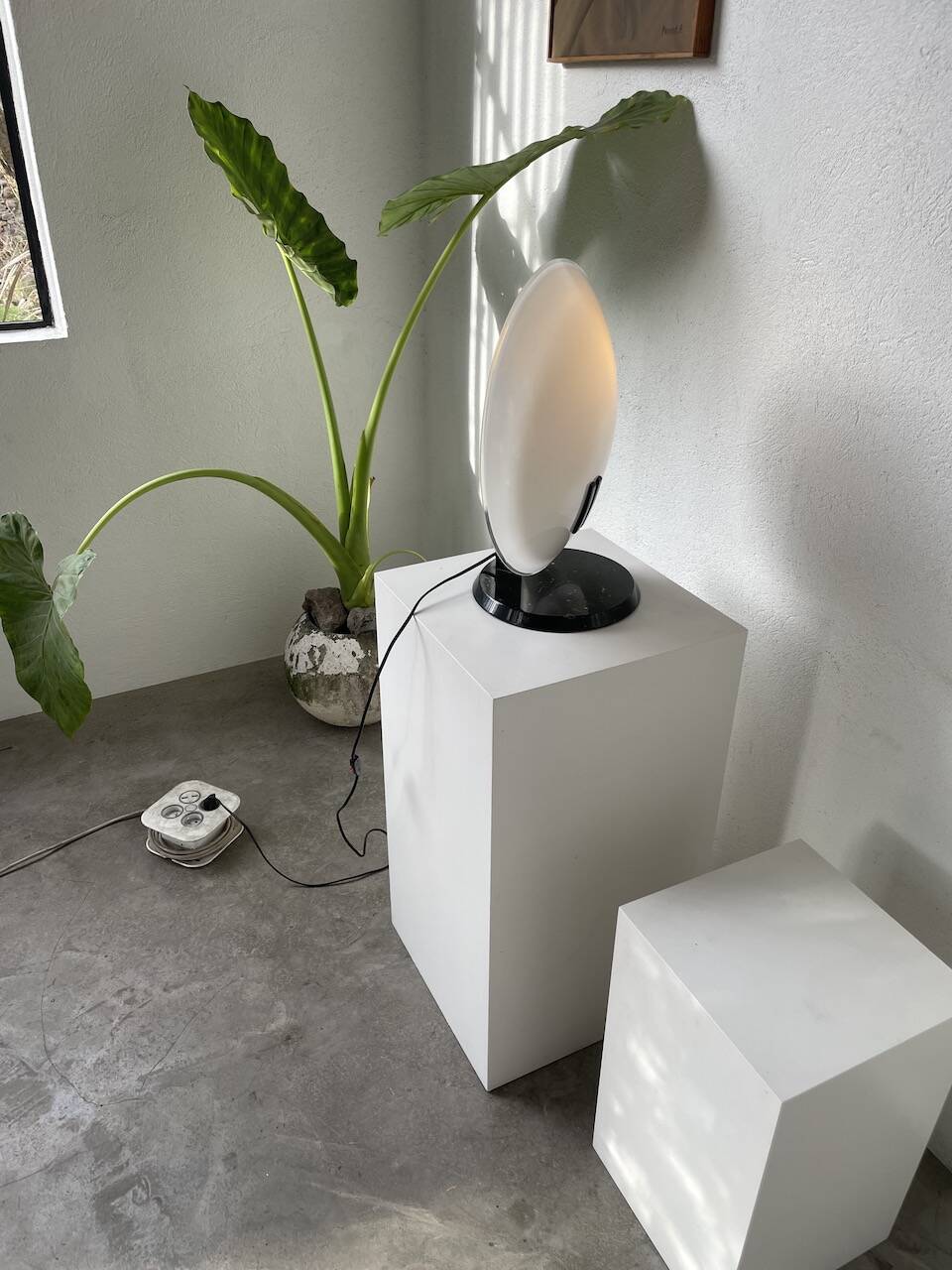 “La Perla” desk lamp by Bruno Gecchelin for Oluce 1980