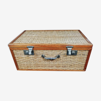 Wicker trunk braided lock and handle