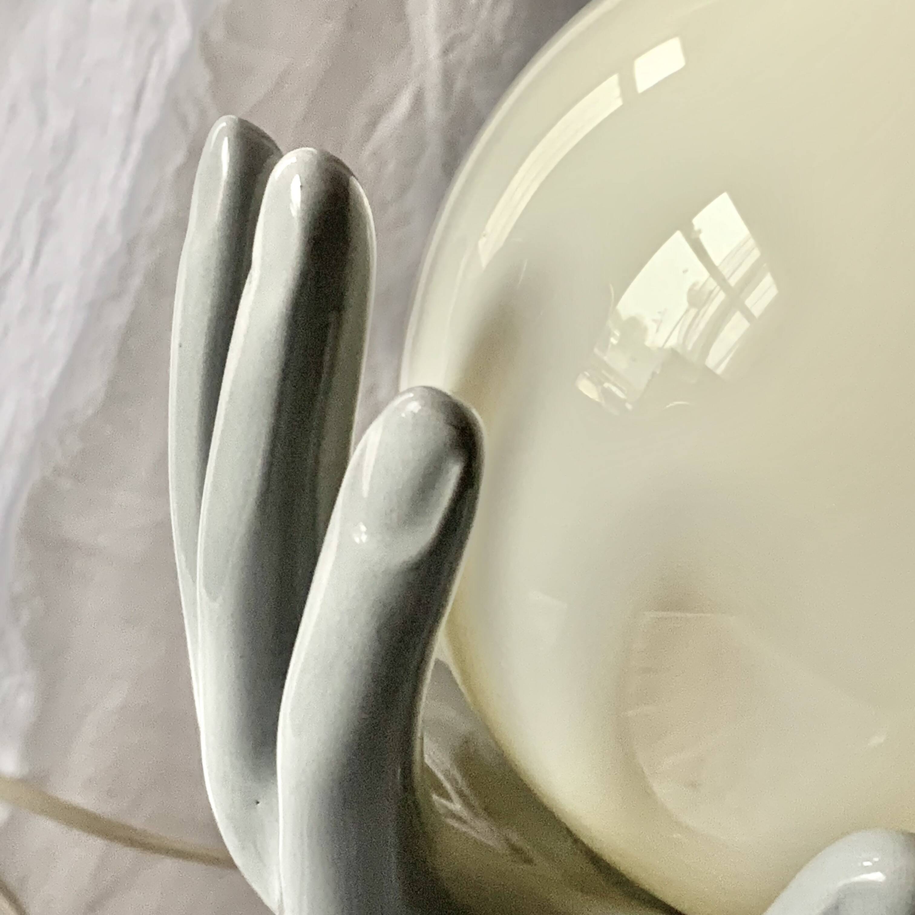 Vintage ceramic "hands" lamp - Wit Delfts - Made in Holland