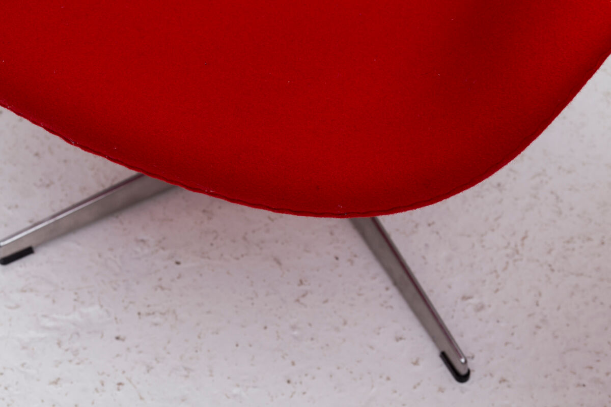 Swan armchair by Arne Jacobsen for Fritz Hansen, Denmark 2002