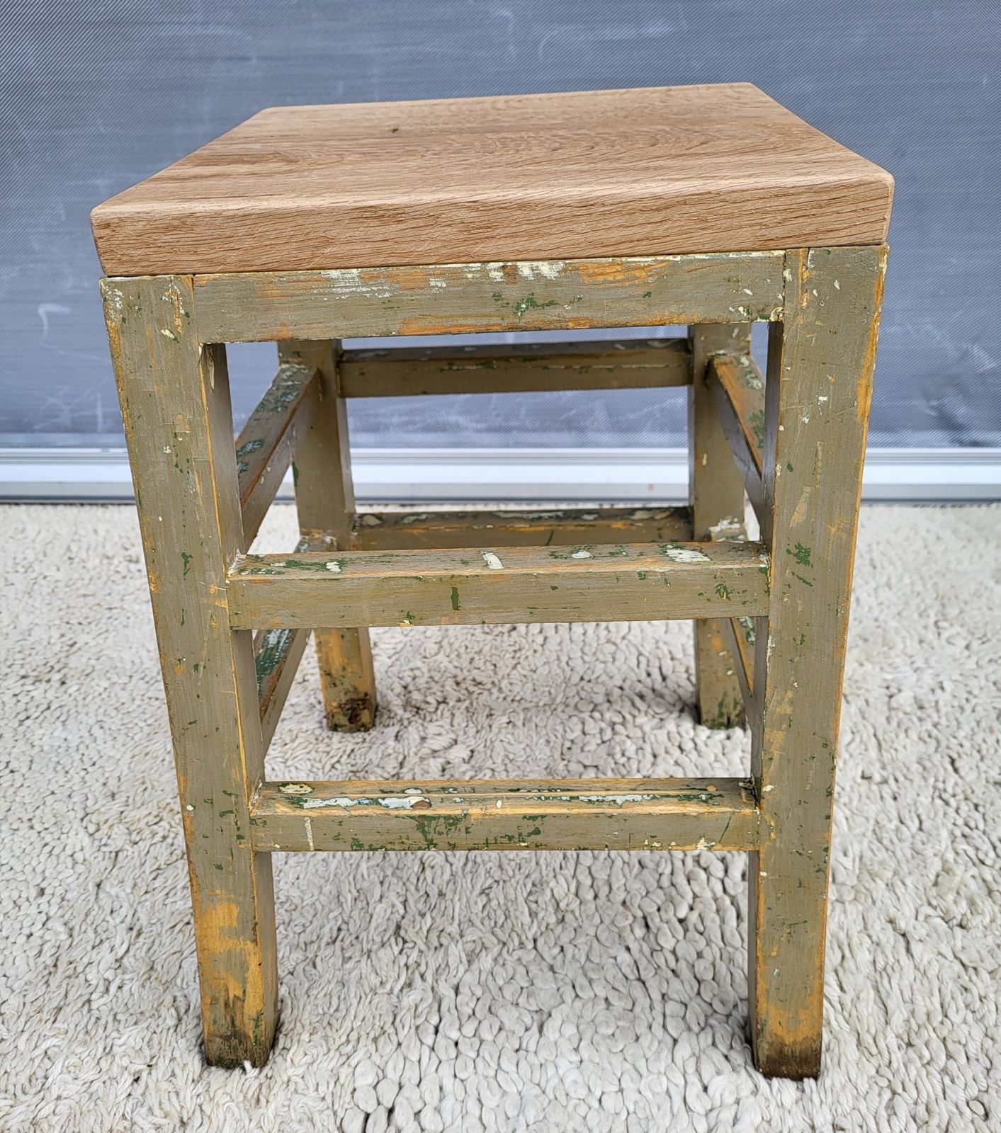 "Mon p'tit kaki" • Tabouret brutaliste 1930