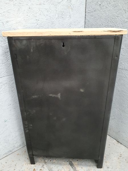 Extra furniture on oak industrial