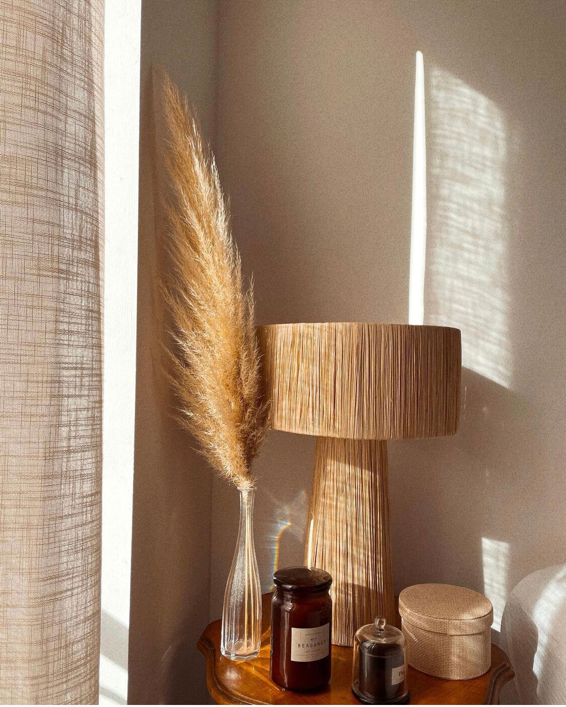 Minimalist rattan bedside lamp size L
