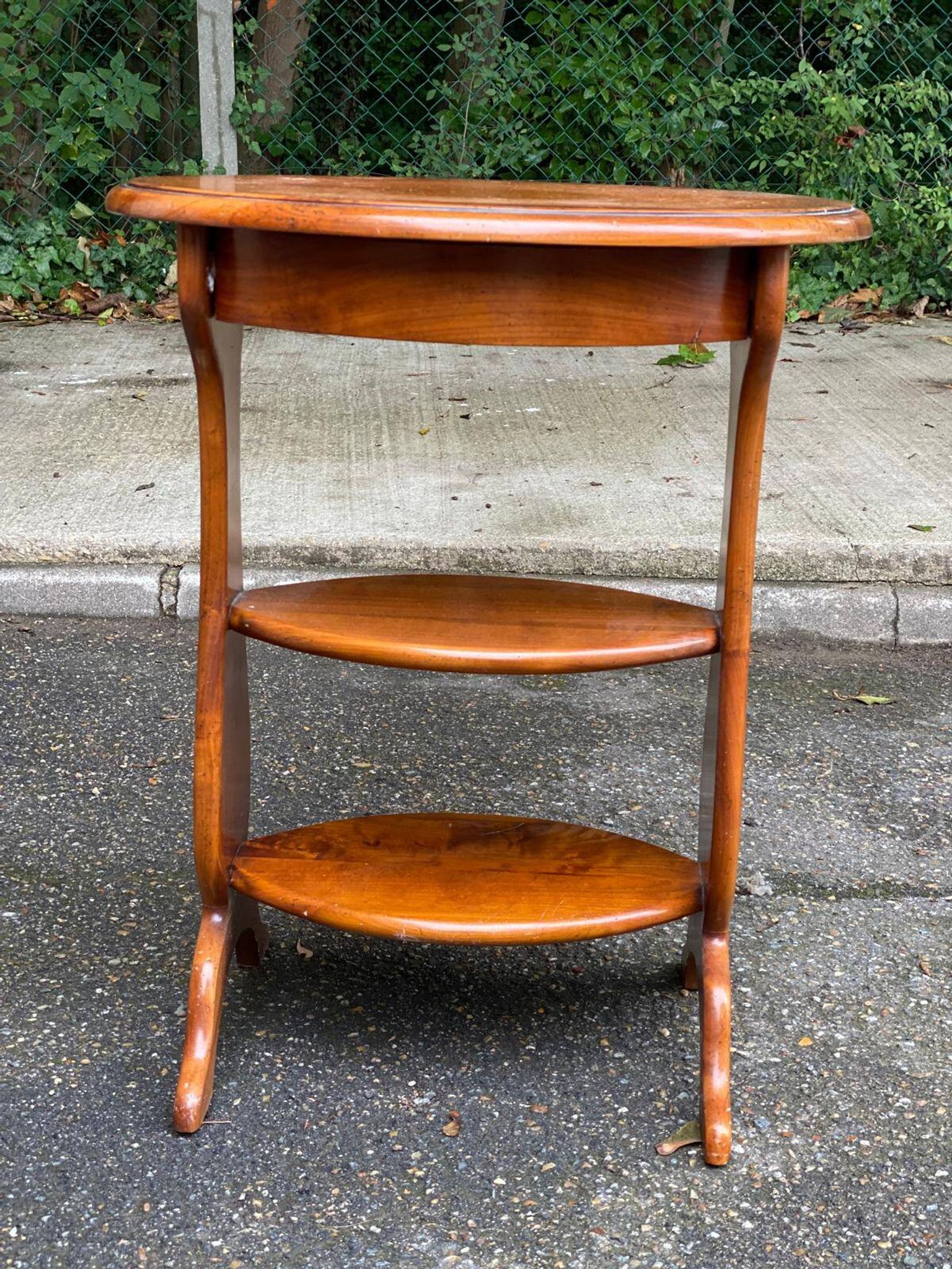 Étagère ovale Louis Philippe en bois massif