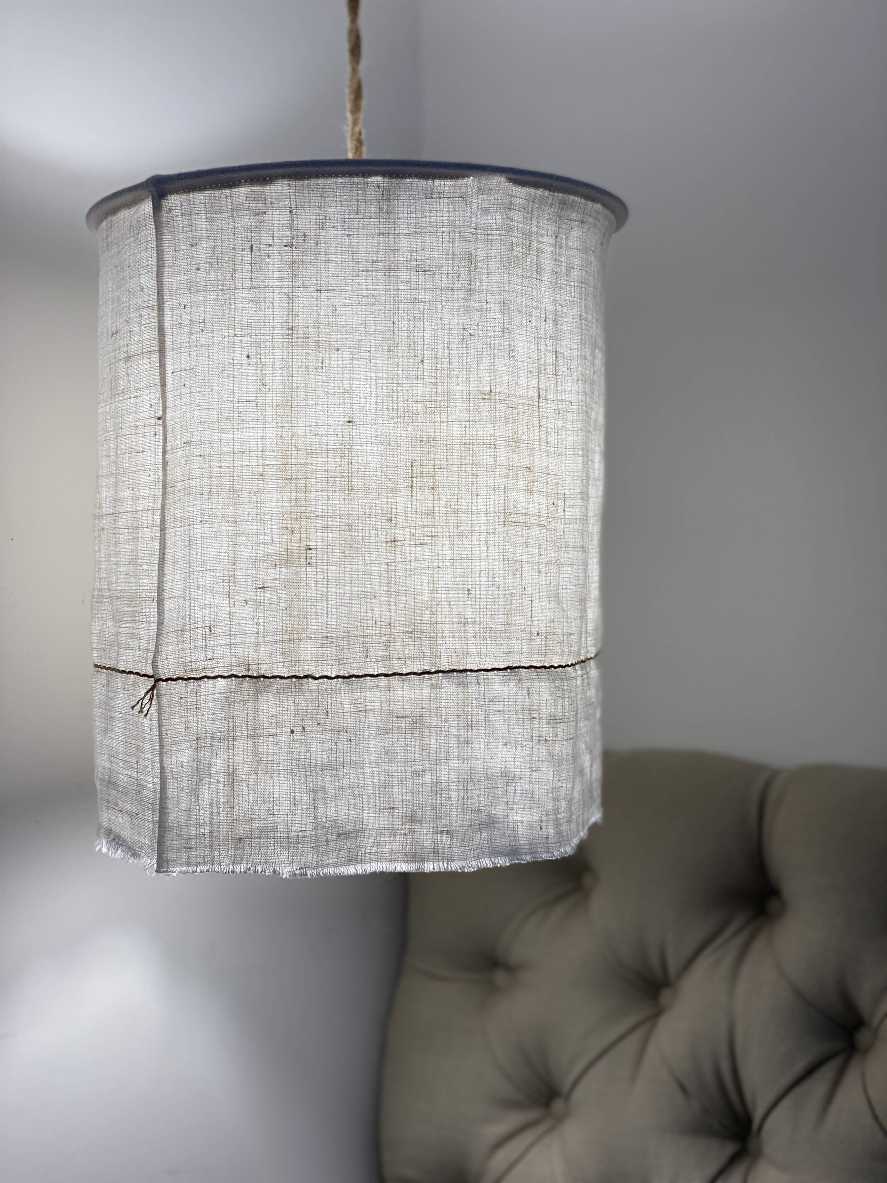 Old linen curtain suspension