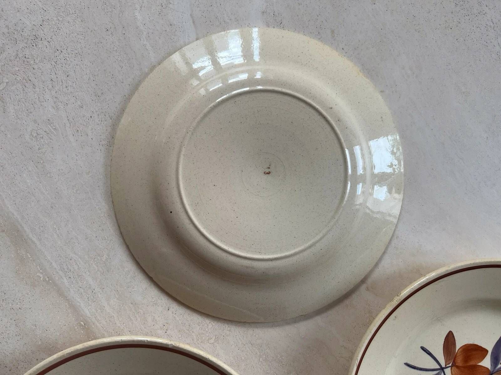 set of 1970s flower plates