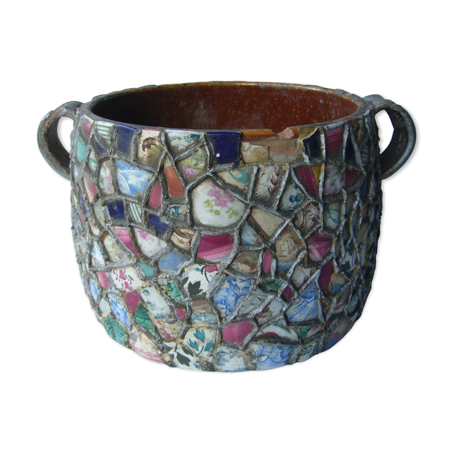 Earth pot and ancient mosaic cache