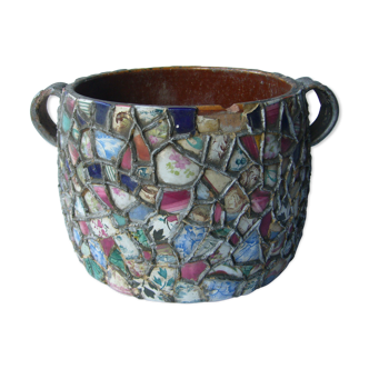 Earth pot and ancient mosaic cache