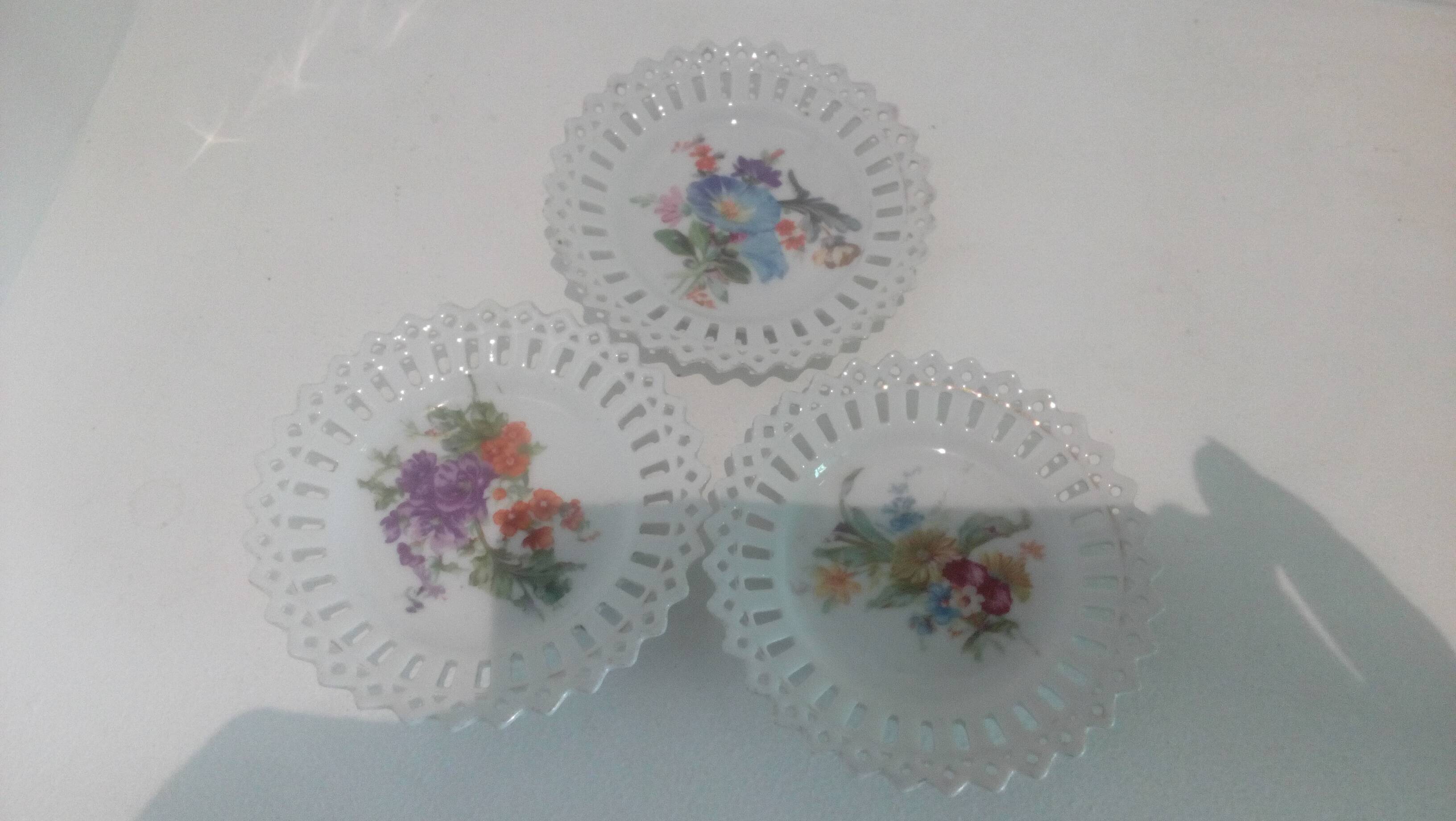 Dinner plates old doll dishes